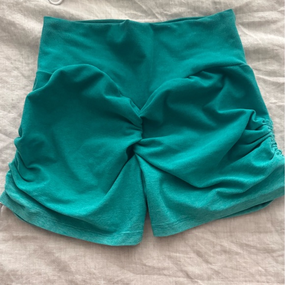 Bombshell Sportswear green slight hombre Athletic Shorts Set. - Picture 2 of 5